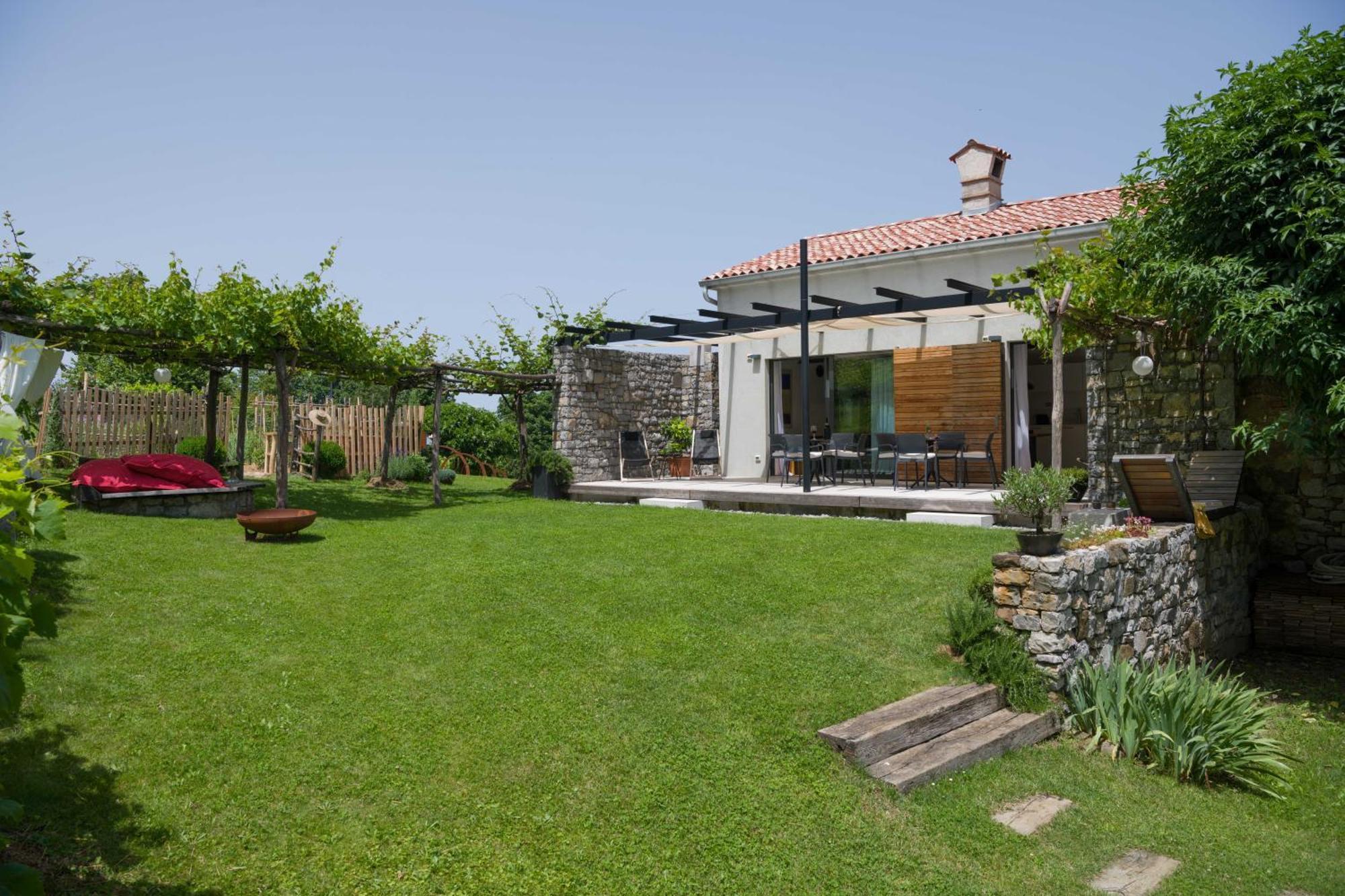 Villa Artes With Free Hot Tub & Sauna Branik Εξωτερικό φωτογραφία