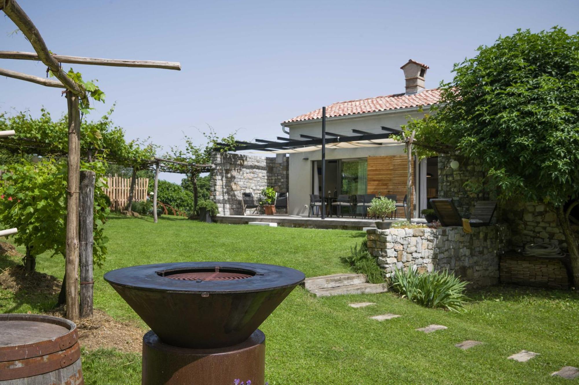 Villa Artes With Free Hot Tub & Sauna Branik Εξωτερικό φωτογραφία
